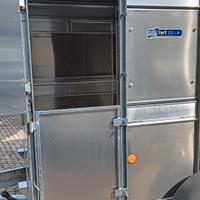 Rimorchio ifor williams 2 assi kg.3500 trasporto a