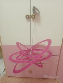 Lampadario fucsia a sospensione in plexiglass