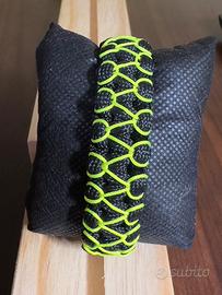 Bracciale Paracord nero con microcord giallo fluo