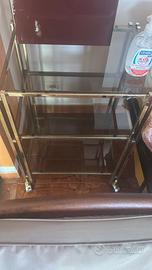 Carrello in ottone e ripiani in vetro