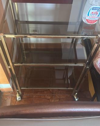 Carrello in ottone e ripiani in vetro