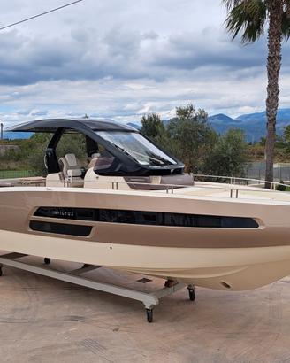 Invictus Yacht GT370 Vanilla Sea