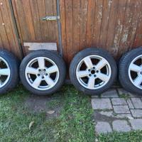 Cerchi con gomme invernali audi