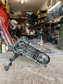 Carter motore piaggio braccio corto