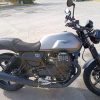 moto guzzi v7