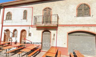 Fabbricato a schiera in centro