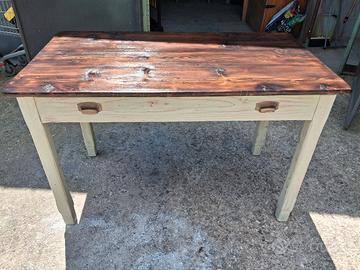 Tavolo vintage in legno 