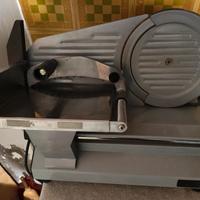 affettatrice usata per poco