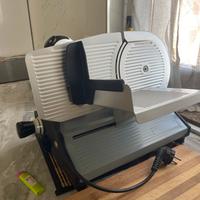 Affettatrice in alluminio essegielle z 200