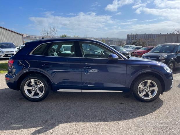 AUDI Q5 2.0 TDI 150 CV Sport STOCK