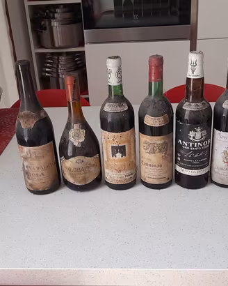 Bottiglie da collezione di vino d'epoca da 750 cc