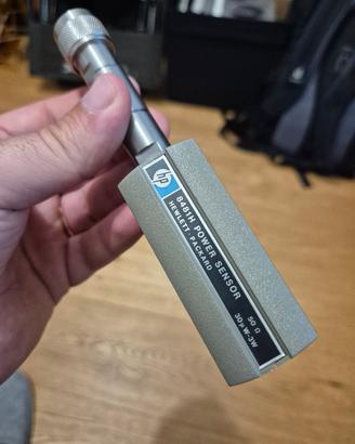 Strumento HP 8481H per misurazioni di potenza RF