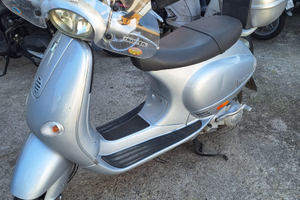 Vespa 4 tempi 150