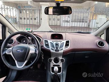 FORD FIESTA 1.4 TITANIUM GPL