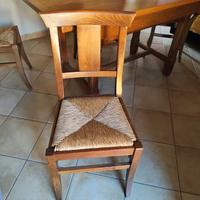 Tavolo il legno massiccio. (Noce)