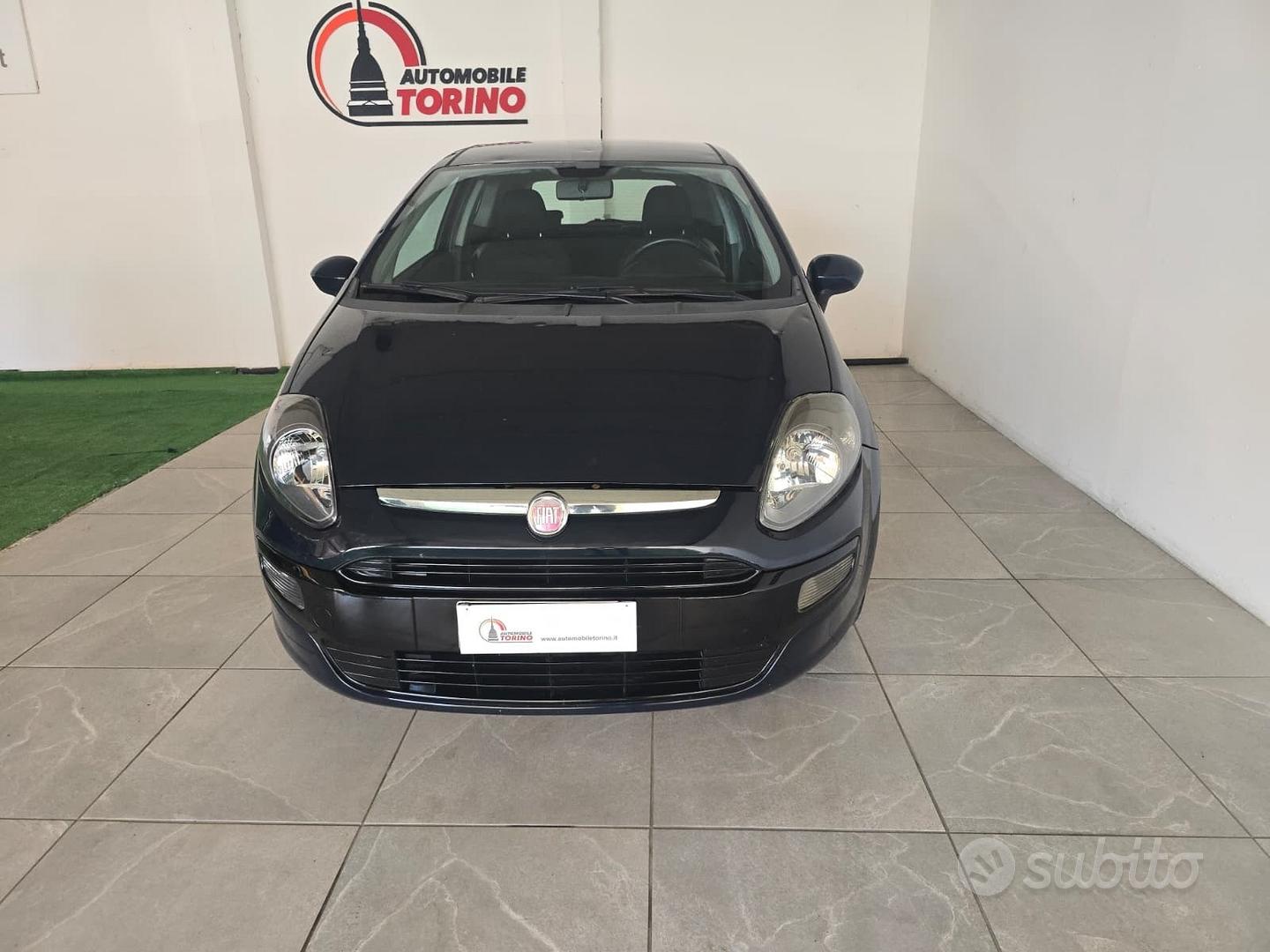 Fiat Grande Punto 2011 photo 2