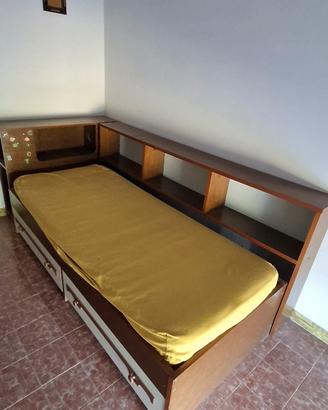 Cameretta con mobile studio