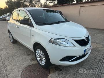 Lancia Ypsilon 0.9 TwinAir 85 CV 5 porte Metano Ec