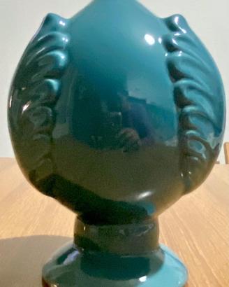 Pumo decorativo in ceramica verde petrolio