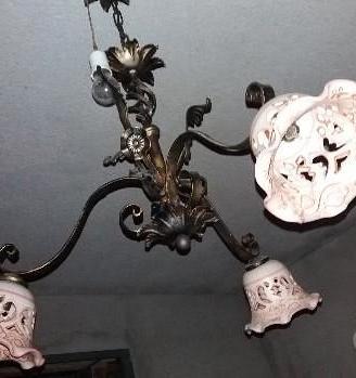 Lampadario in ferro battuto