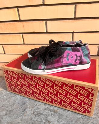 Scarpe DC Shoes modello Converse