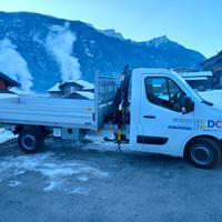 Renault Master con gru