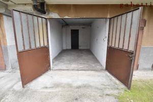 Box/Posto auto Magenta [Cod. rif 3302670VRG]