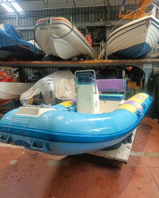 gommone swell 4 metri