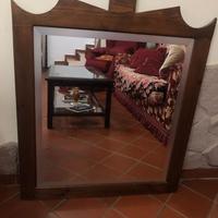 Specchio con cornice in legno