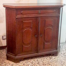 Credenzino in legno