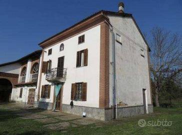 Immobile in asta di 625 m² con 5 locali a Oviglio