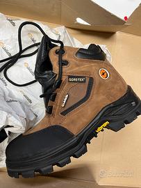 Jallatte, 37, calzature antinfortunistiche.