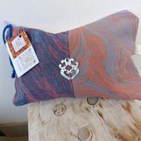 Astuccio di stoffa con manico