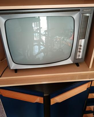 televisione vecchia 