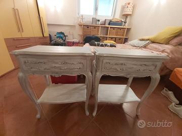 coppia di comodini shabby per camera da letto