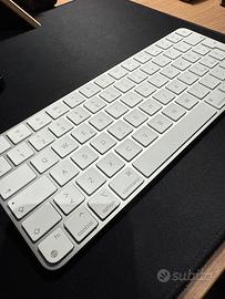 APPLE MAGIC KEYBOARD