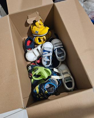 Scarpe vari modelli bambino da 0 a 12 mesi
