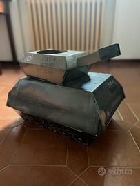 Carro armato giocattolo per gatti