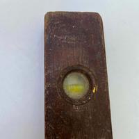 Livella in Teak e ottone