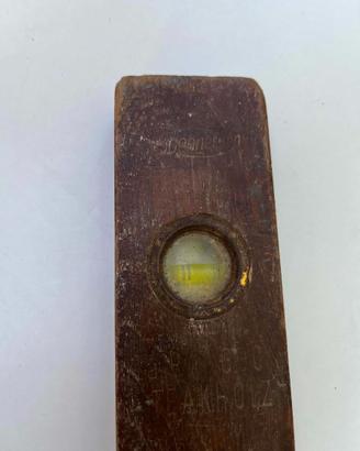 Livella in Teak e ottone