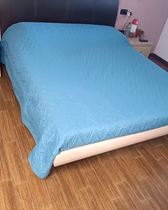 Letto matrimoniale con cassettiera