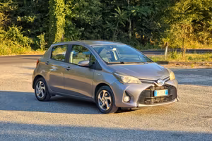Toyota Yaris 1.5 Hybrid 5 porte Active -E6 Automat
