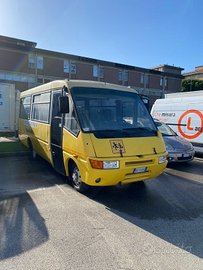 Scuola bus Iveco