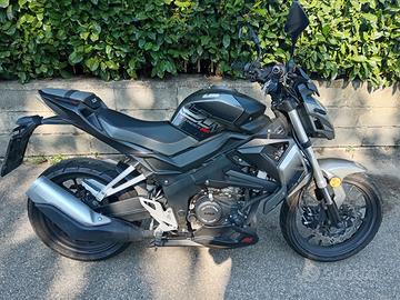 Moto Um X-Street 125