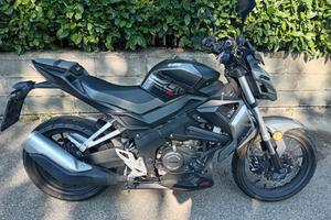 Moto Um X-Street 125