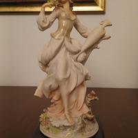 statua di capodimonte  realizzata dallo scultore G