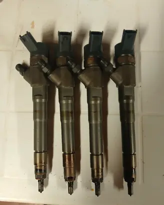 iniettori motore diesel