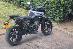 KTM Duke 790
