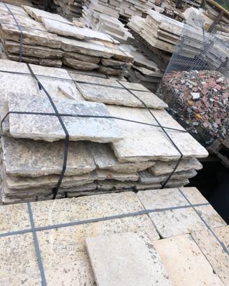 Fantastici pavimenti di pietra di recupero