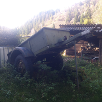 Carrello rimorchio militare autofrenante